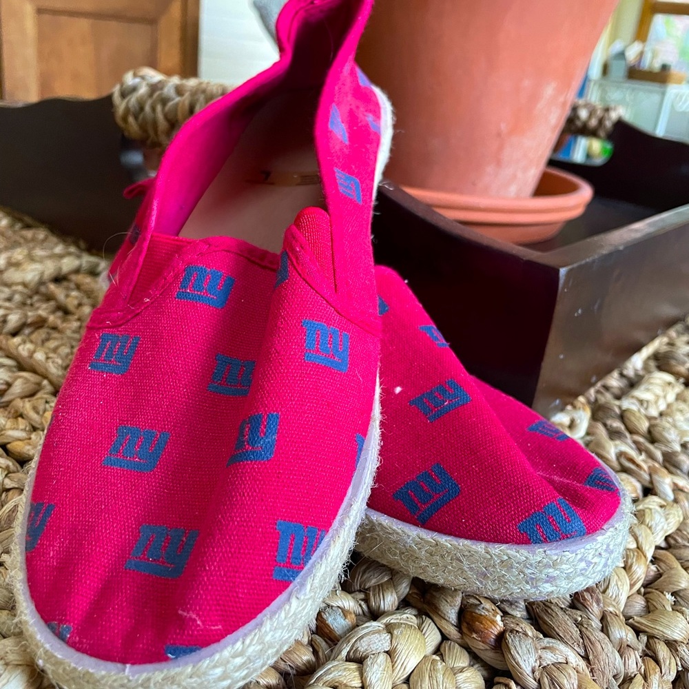 NWOT NY Giants Women’s Slides